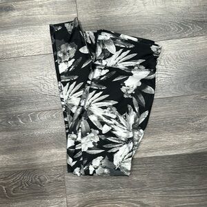 Size small Jockey floral gym leggings